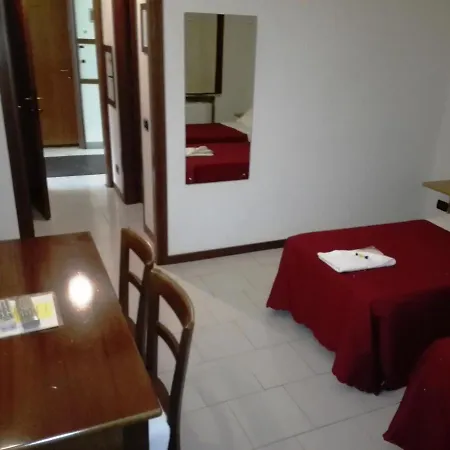 汽车旅馆 Est 佩斯基耶拉博罗梅奥