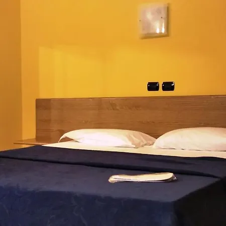 Est 汽车旅馆 佩斯基耶拉博罗梅奥