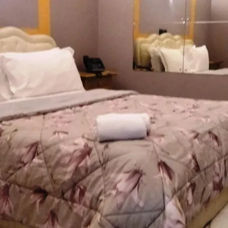 Est 3* 佩斯基耶拉博罗梅奥