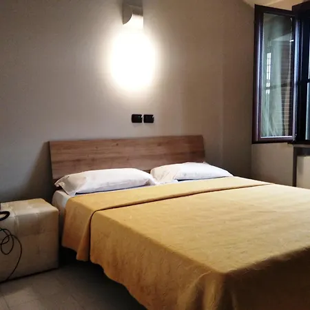 Est 3* 佩斯基耶拉博罗梅奥